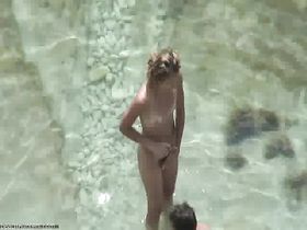 Тёлочка решила заняться аквааэробикой