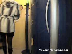 В солярии скрытые камеры в женской раздевалке