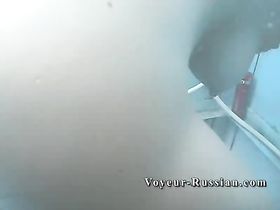 Горяченькая чертовка в душевой кабинке