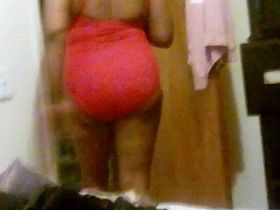 В одном номере отеля женщина с огромной жопой попалась на камеру