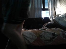 Бабка дрочит свою старую пизду на диване снимая на камеру