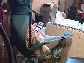 Девушка попалась на камеру в каморке во время мастурбации