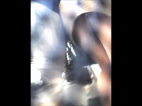 Чувак на улице нашел шикарных телок в коротких юбках которые засветили свои трусики