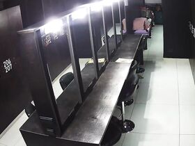 Обнаженные красотки засветились в раздевалке